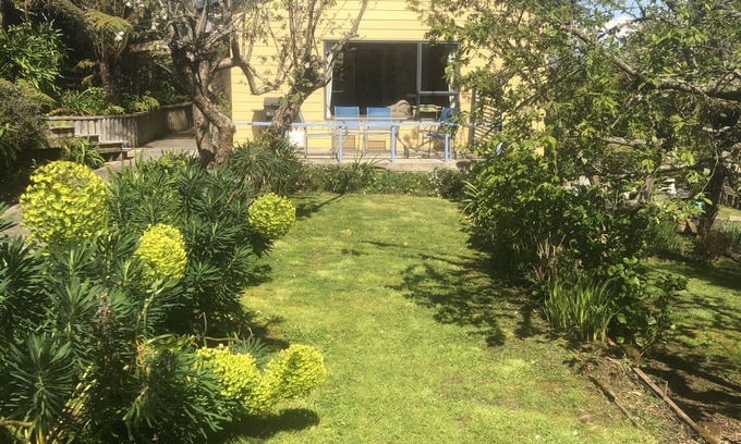 Kaiteriteri Cottage | Kereru Cottage- private self contained holiday cottage - Swimming Pool
