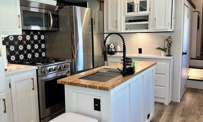 Key Largo Village House | Key Largo, Charming 2-bedroom RV in Calusa Campground
