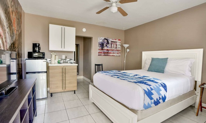Wynwood Art District Condo | ✨KFW Cozy, compact studio Wynwood 23