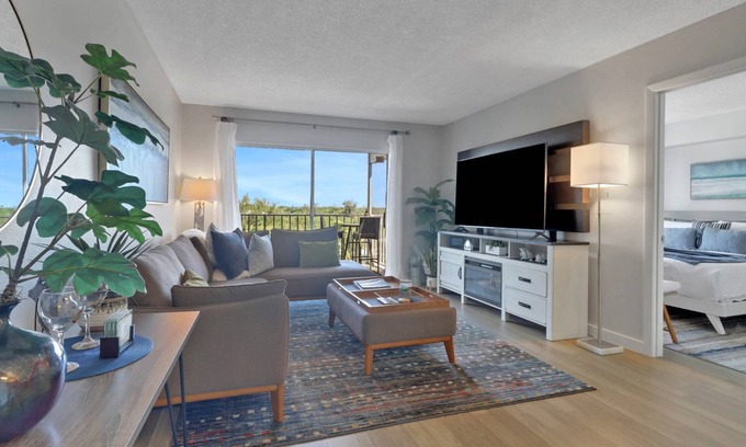 Edgewood Condo | Kick Back with a Dockside Escape, Sunset Views, River Breezes, or Explore nearby Downtown.