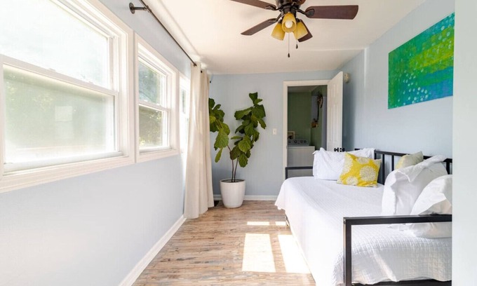 Northside House | Kid-friendly 3/2 Home, 3 Mins to Downtown + Deck