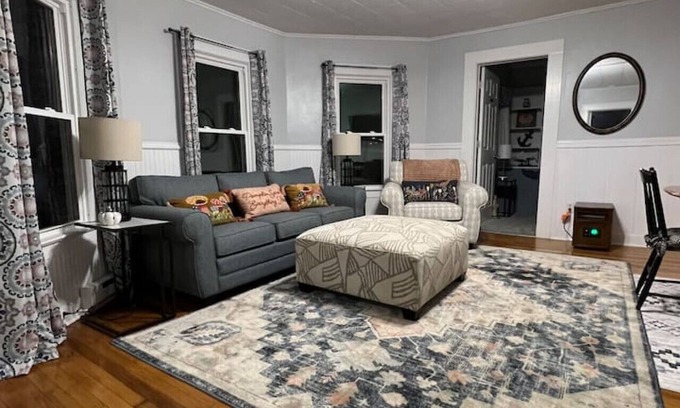 New London Apartment | Kid Friendly - Beaches/Mystic/Casinos/Parks/Food