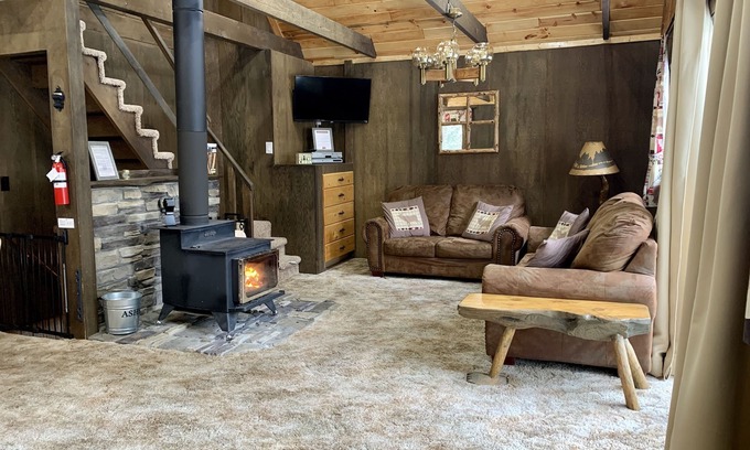 Island Park Cabin | Kid friendly - Rustic Charm - 23 miles to YNP