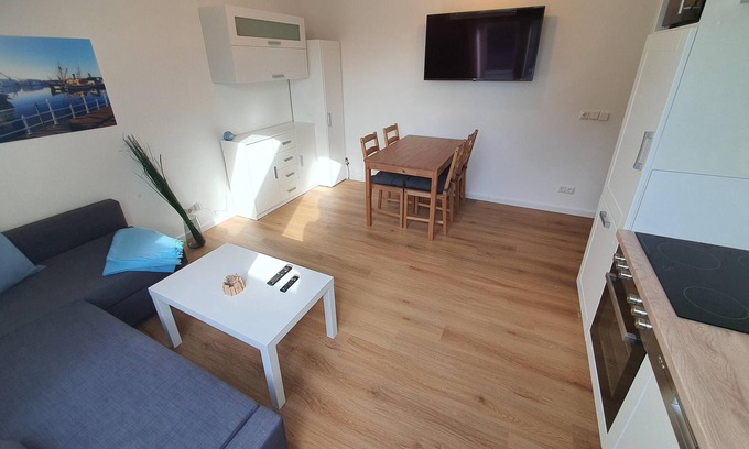 Russee - Hammer Apartment | Kiel-Russee, Parkplatz, Ladesäule, CO2 frei