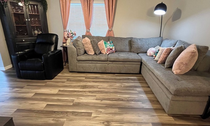 Silver Lake House | Kiki's Kasita- Charming 2 Bedroom, 1 bath with Golf Cart