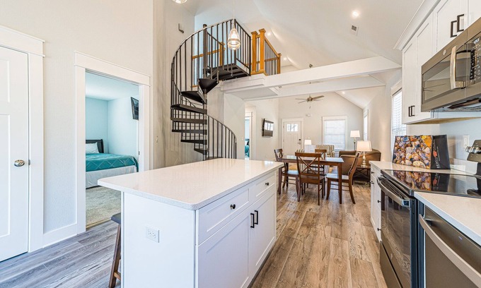 Harbinger House | KIL9101 Kilmarlic Jones Cottage. Golf Resort, Community Pool & Fitness