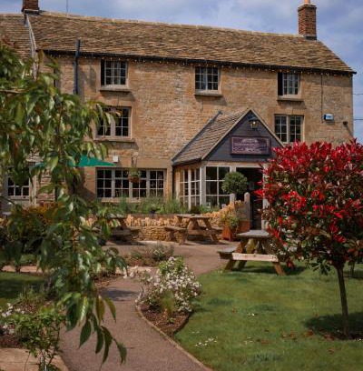 Woodstock Hotel | Killingworth Castle