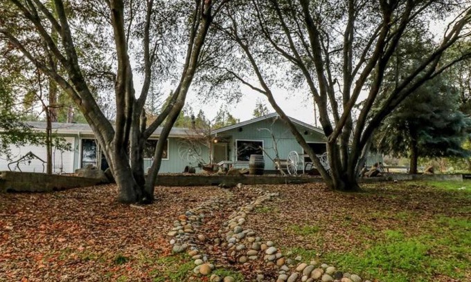 Yosemite Forks House | Kin House Guest Suite