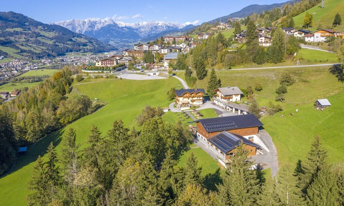 Alpendorf House | Kinderbauernhof Maurachhof