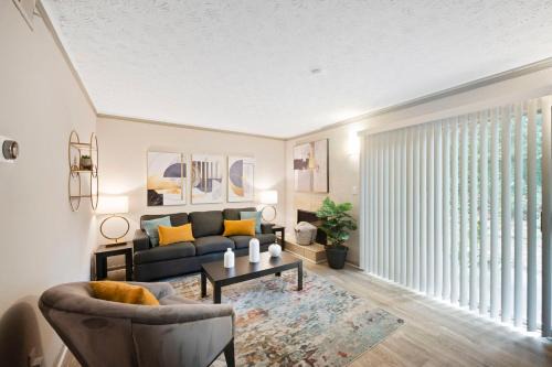 Smyrna Apartment | King Bed 5 min walk Truist Park The Battery
