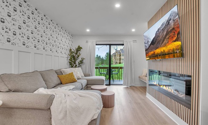 Ellicottville Condo | King Bed, A/C, Pickleball, Patio w/Grill