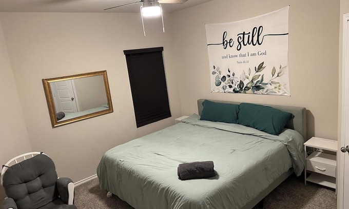 San Antonio House | King Bed - Comfortable Workspace - Cozy Loft