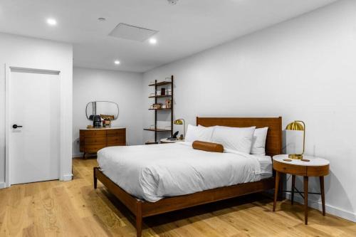 Bangor Apartment | King Bed, Historic Hotel, Bangor, Room # 101