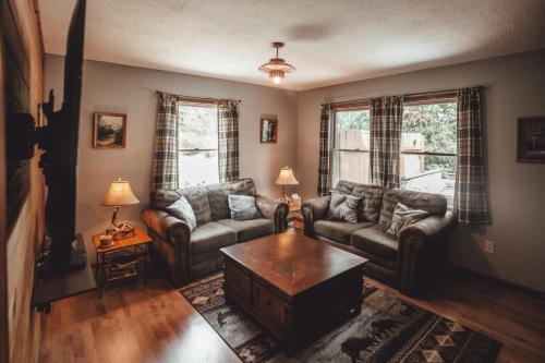 Rockbridge House | King Bed House w Private Hot Tub