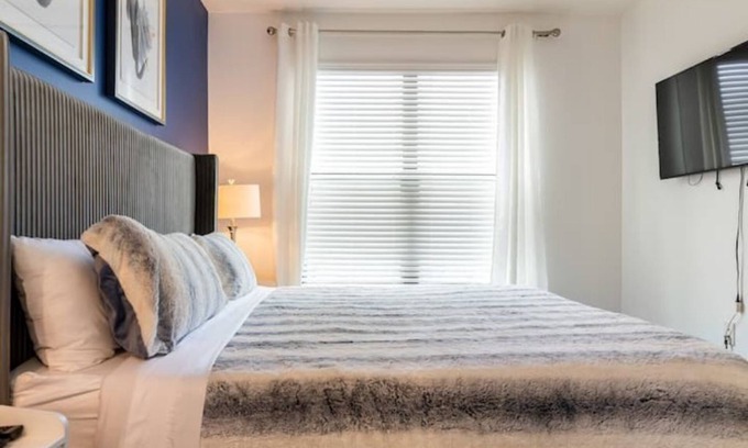 North Decatur Apartment | King Bed -Message me for Spring Special