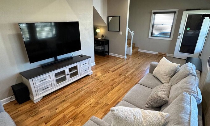 North Chicago Apartment | King Bed Private Backyard Grill and Fireplace