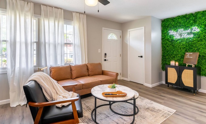 St. Louis House | King Bed | Tranquil 3 Bedroom Idyllic Escape