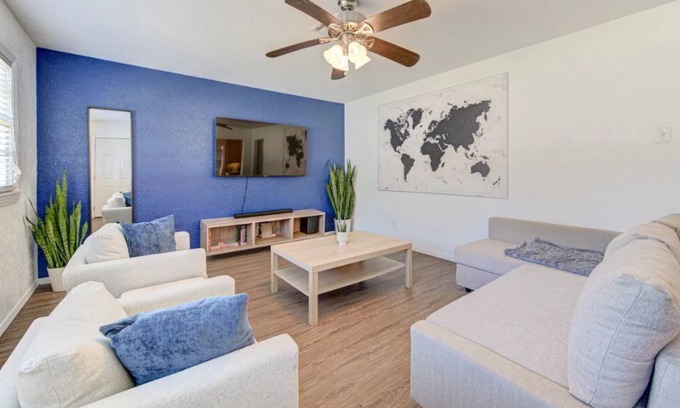 Beaumont House | king bed with Pool table, decked patio and gym