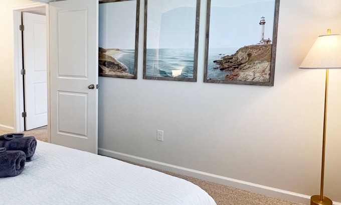 Cape May Court House House | King Beds, Family Dining Table, Fenced Yard, Driveway Parking, Near all Beaches