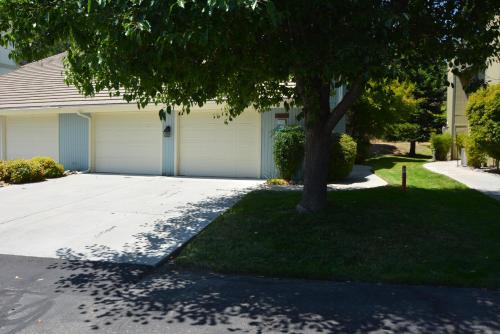 Bass Lake House | King- Lake Area