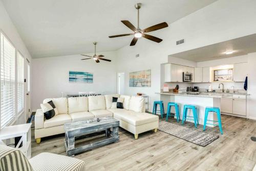 Freeport House | King's Castle - Bay & Beach View
