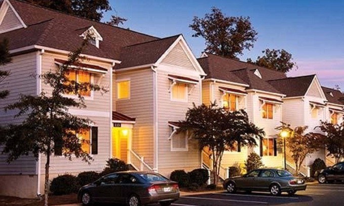 Lackey Condo | King's Creek Resort 2-bedroom plus Sunroom. Water Country. Busch Gardens.