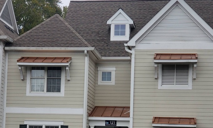 Lackey House | King's Creek Townhome 2: Sleeps 6. Welcoming, spacious, perfect location!