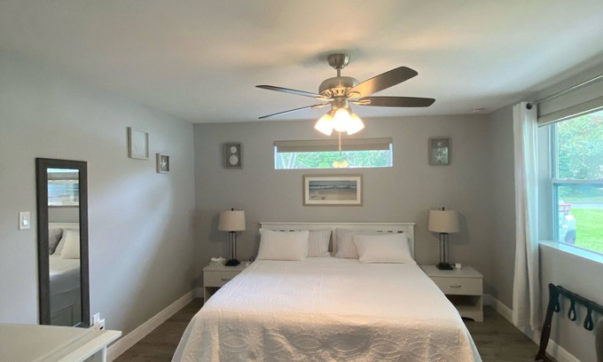 Pasadena On The Gulf Apartment | King Size Bed - Guest Charming Studio (With W/D)