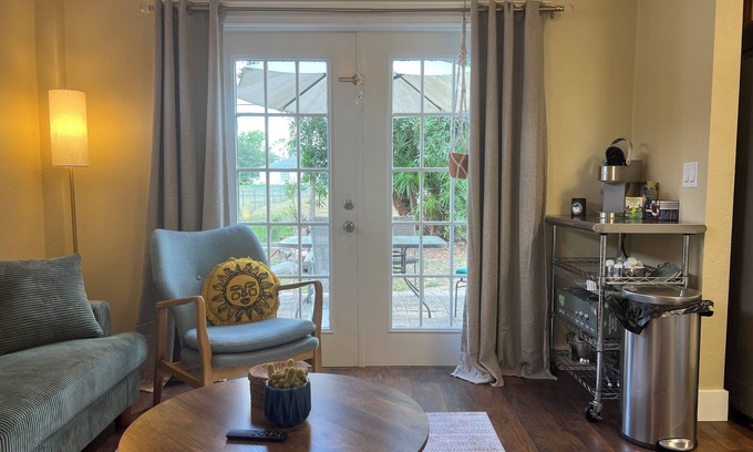 San Carlos Park Apartment | King Studio Explore SWFL Beach, Trails & Treasures