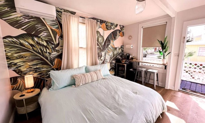Lincolnville Hotel | King Studio in Boutique Hotel1, walk to downtown
