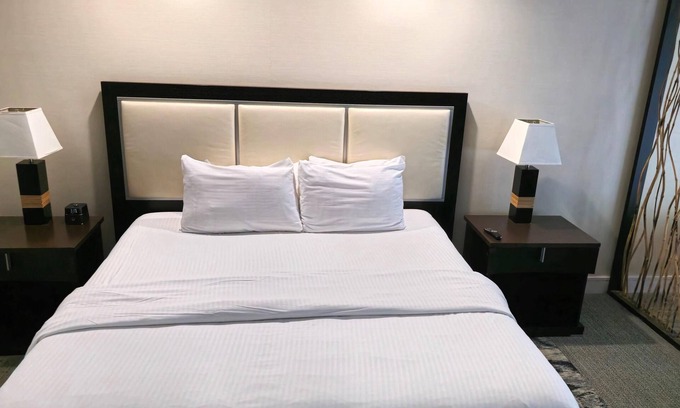 Doral Condo | King Studio with Kitchen – Near Convention Center
