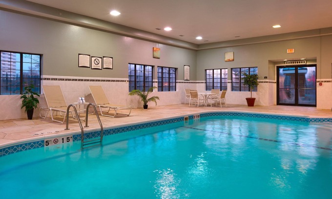 Peoria Condo | King Suite. Free Breakfast. Pool & Hot Tub. Great for Business Travelers!