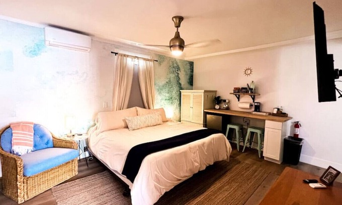 Lincolnville Hotel | King Suite in Boutique Hotel5,walk to downtown