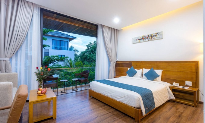 Thanh Ha Hotel | King Suite Pool View - Nature Retreat