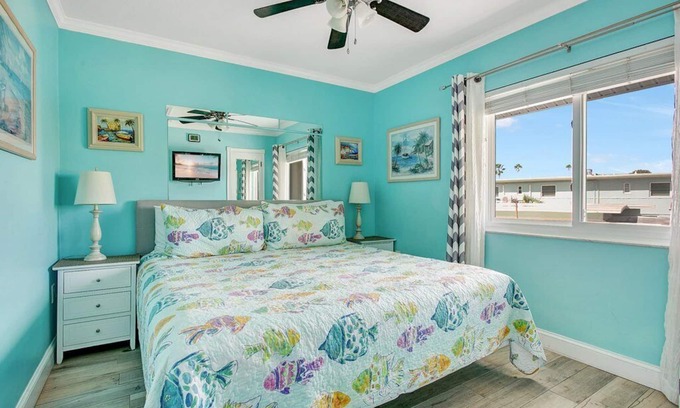 Bay Esplanade Condo | King Suite with bath