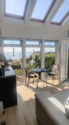Pettycur Apartment | KINGHORN - Private Room, own entrance, ensuite, sunroom & Views