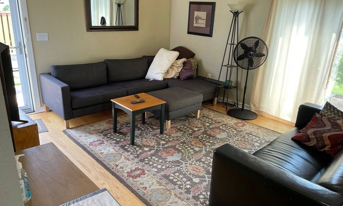 Glenwood Grove - North Iris House | Kings and Queens 3 BR Base Camp