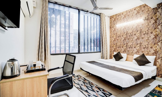 Pitampura Hotel | KINGS COURT HOTEL