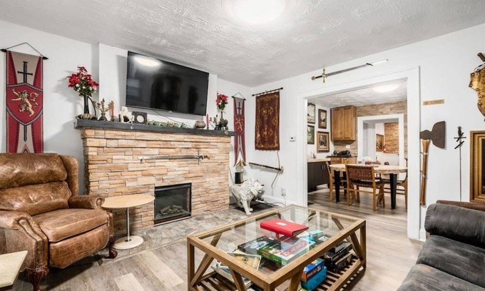 Weinland Park House | ★King’s Landing Duplex close to OSU/Short North ★