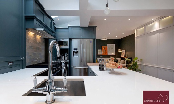 Canbury House | Kingston on Thames, 3 Bedroom House w/ Garden