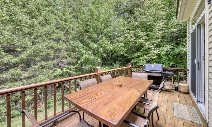 West Dover House | Kingswood Retreat