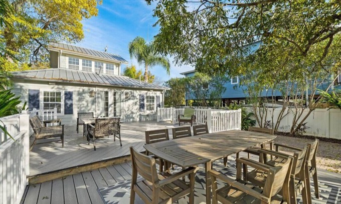Clear Lake Shores House | Kipp — Boardwalk Bungalow