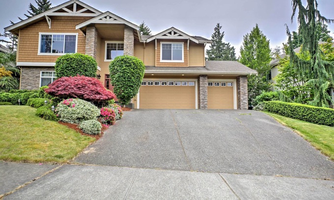 Kirkland House | Kirkland Home w/Backyard: 2 Mi to Lake Washington