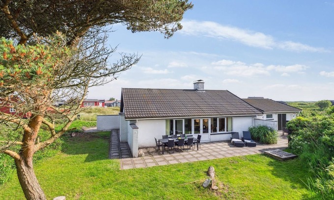Lakolk House | "Kita" - 500m from the sea by Interhome