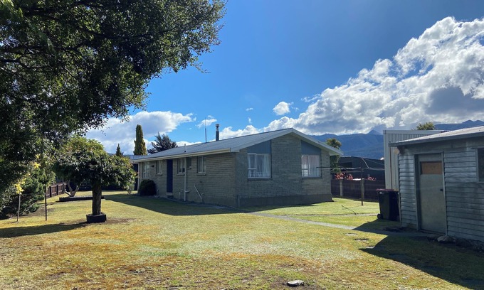 Te Anau House | Kiwi Charm, Cosy Homely Batch