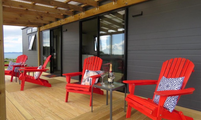 Cable Bay House | Kiwi Scenic Retreat