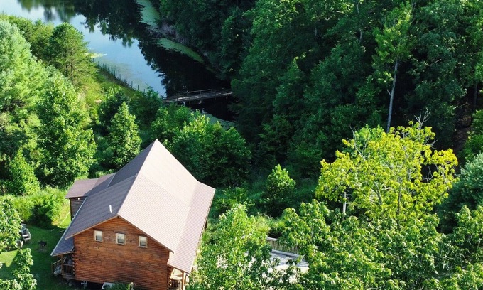 Primrose Cabin | Klyfta Haus, 4Br, Lakeview, Hot Tub, Firepit, Shuffleboard, EV Charger