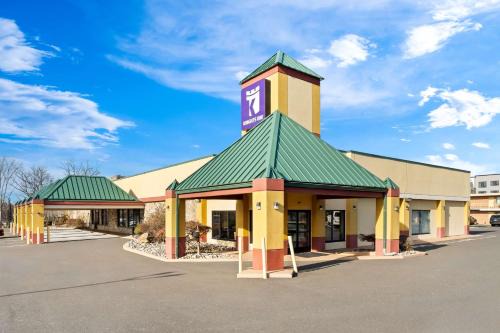 North Wales Hotel | Knights Inn Montgomeryville