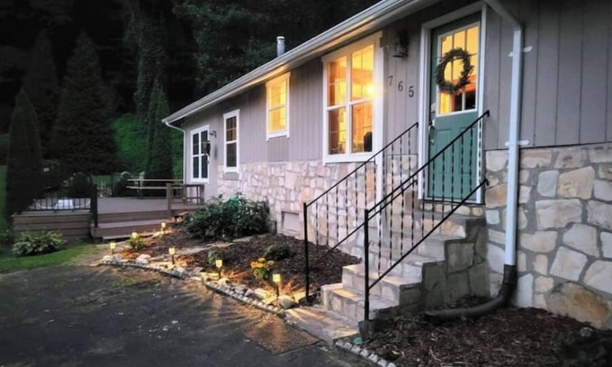 Fontana Dam Cottage | Knotty & Nice Cottage Mountain Views, Near Tail of the Dragon, & Fontana Village