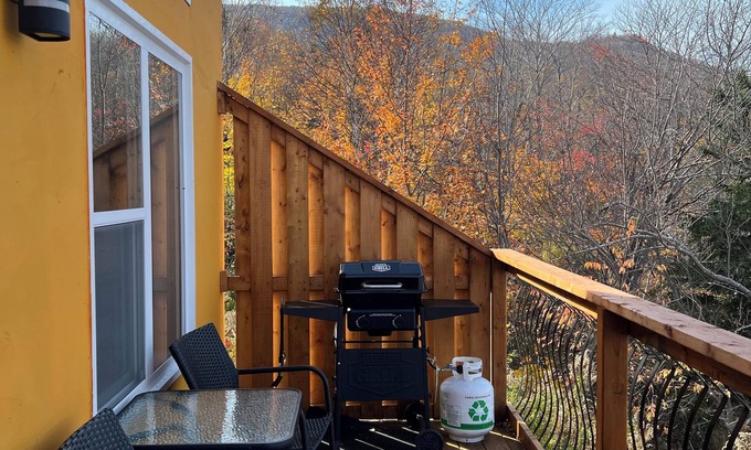 Ingonish Beach Hotel | Knotty Pine Cottages